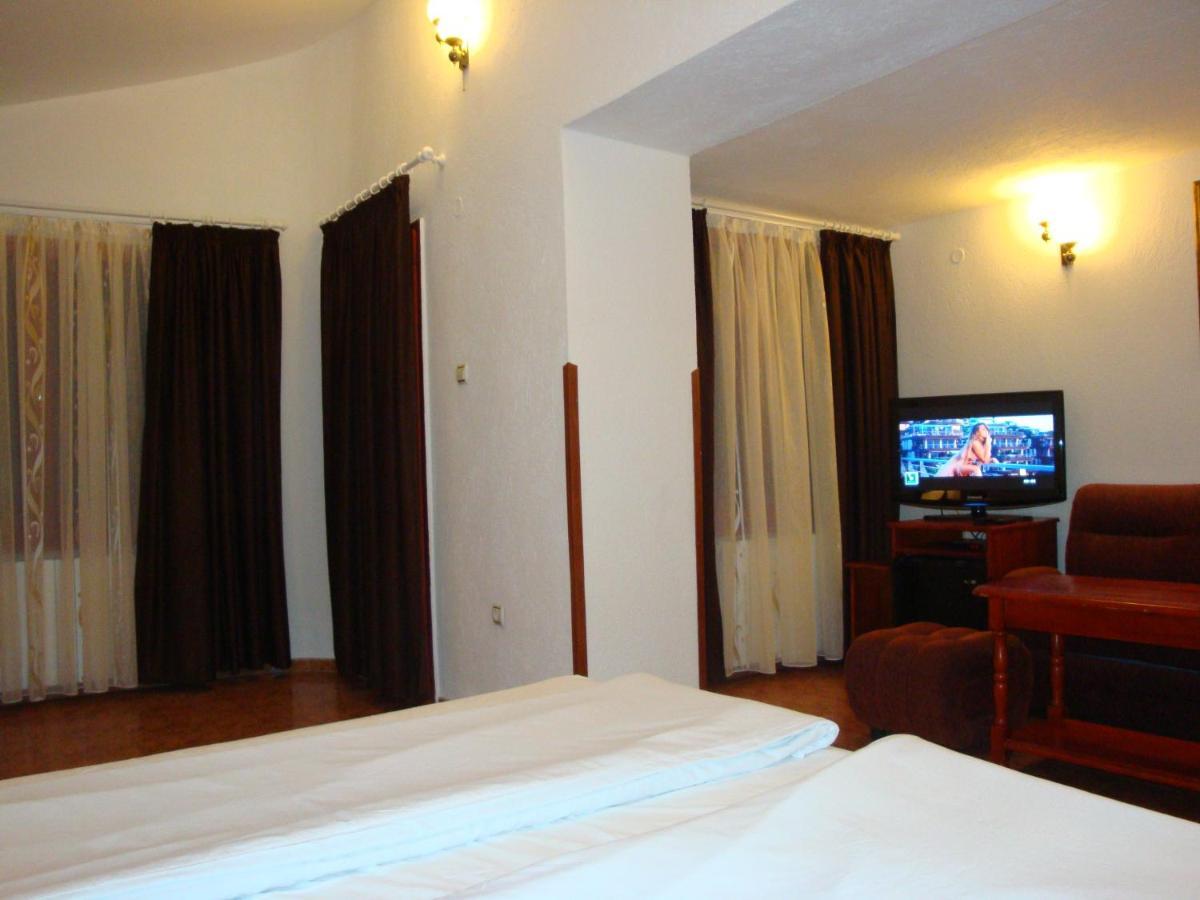 Family Hotel Diana Lyaskovo  Luaran gambar