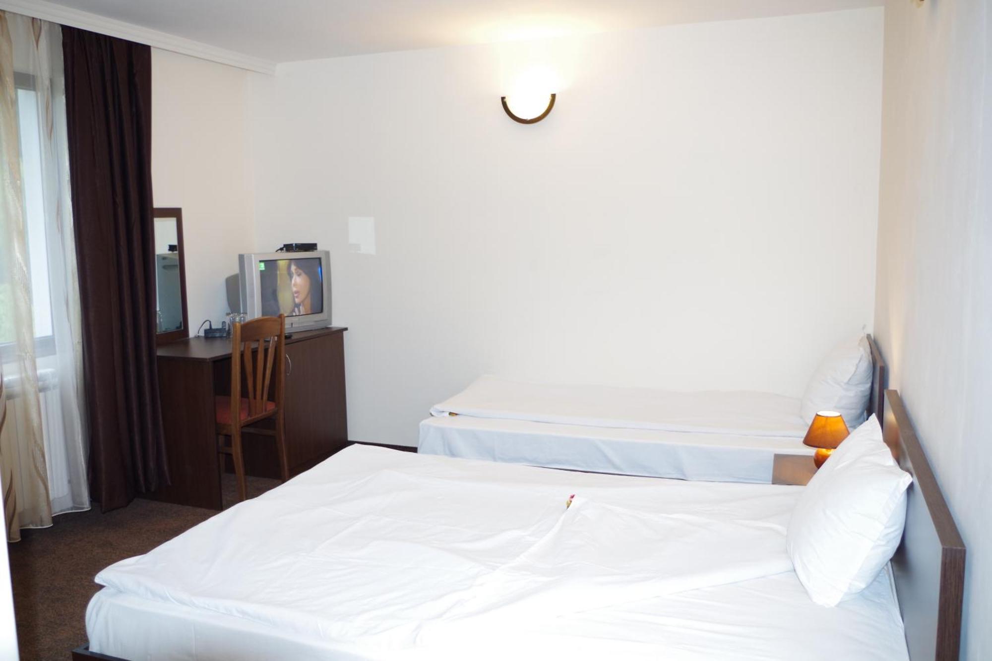 Family Hotel Diana Lyaskovo  Luaran gambar