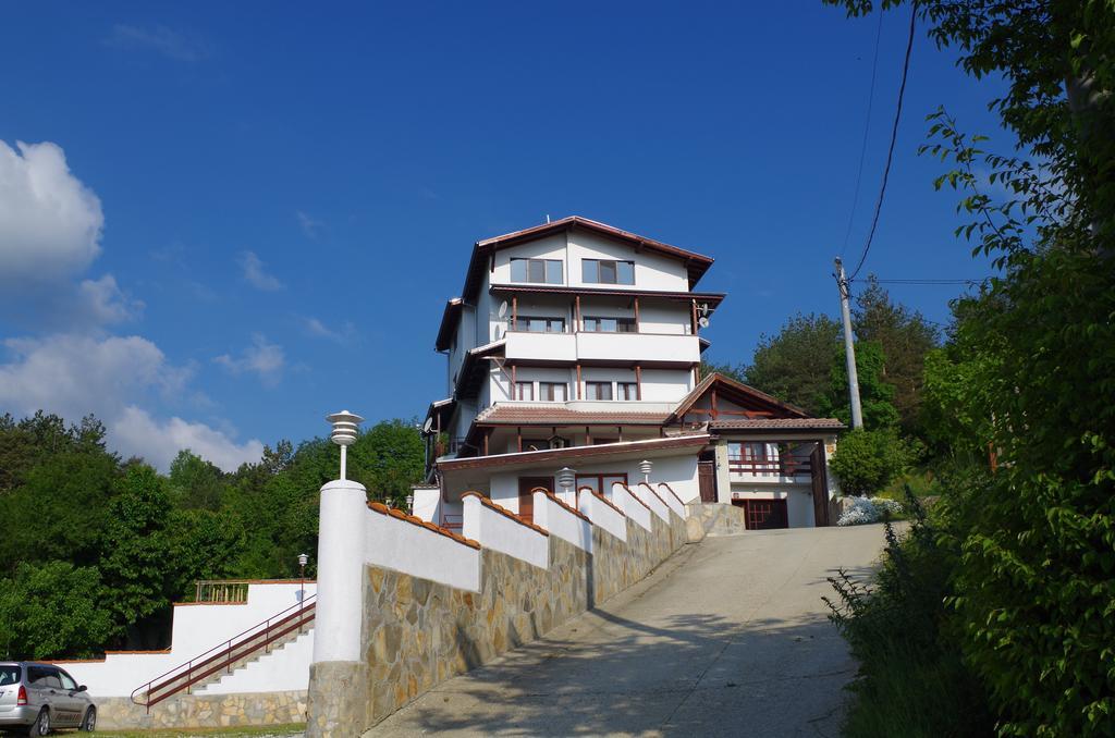 Family Hotel Diana Lyaskovo  Luaran gambar