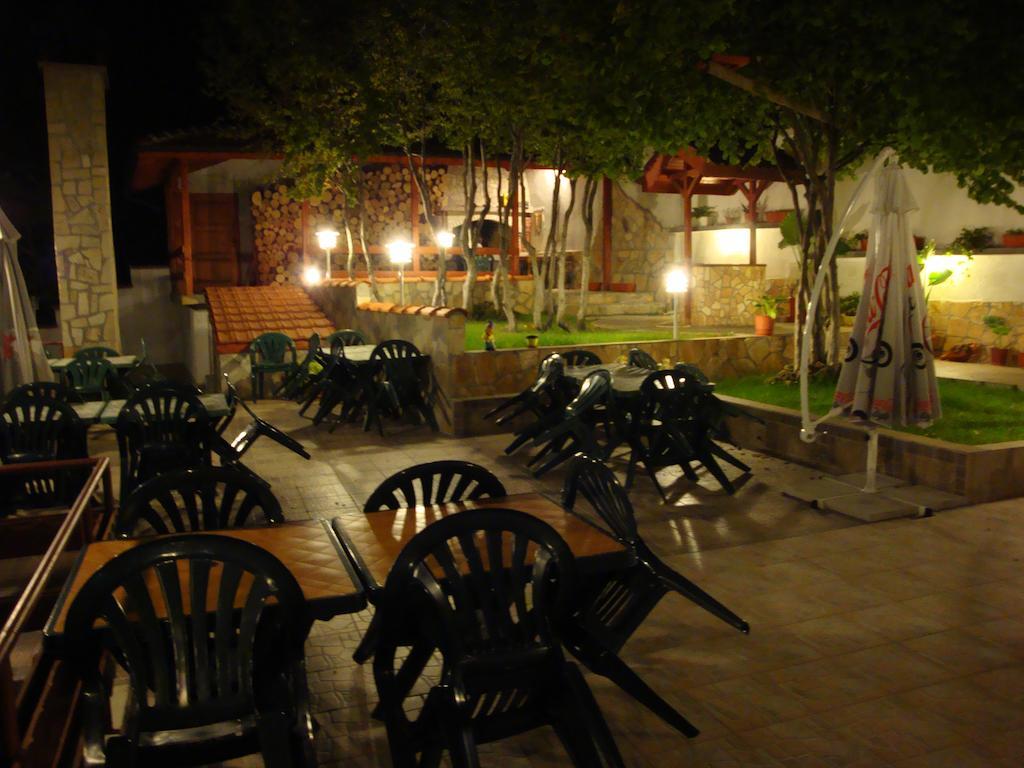 Family Hotel Diana Lyaskovo  Luaran gambar
