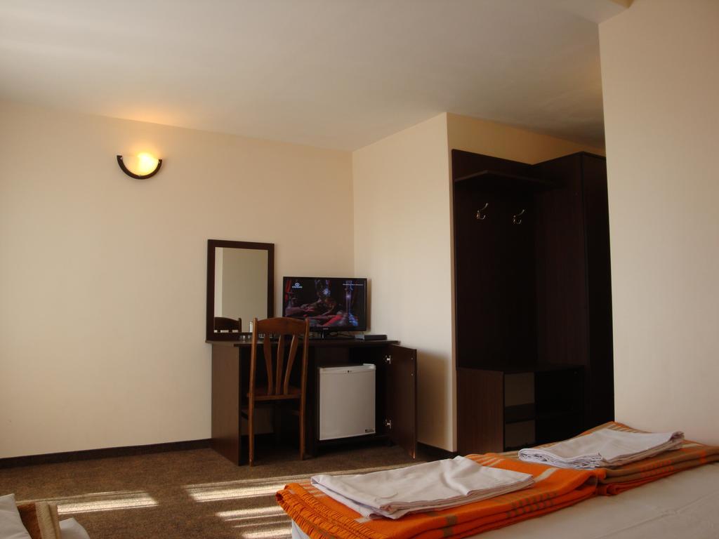 Family Hotel Diana Lyaskovo  Luaran gambar