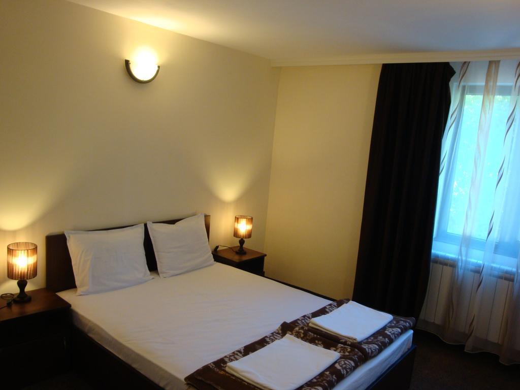 Family Hotel Diana Lyaskovo  Luaran gambar
