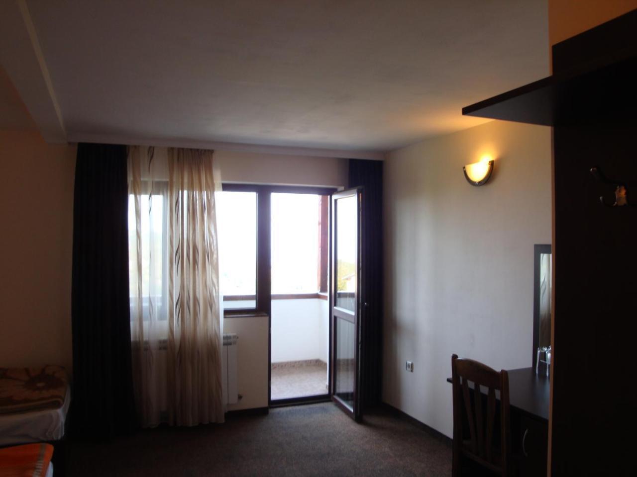 Family Hotel Diana Lyaskovo  Luaran gambar