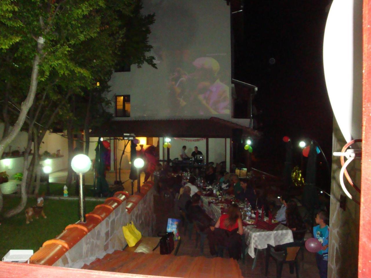 Family Hotel Diana Lyaskovo  Luaran gambar